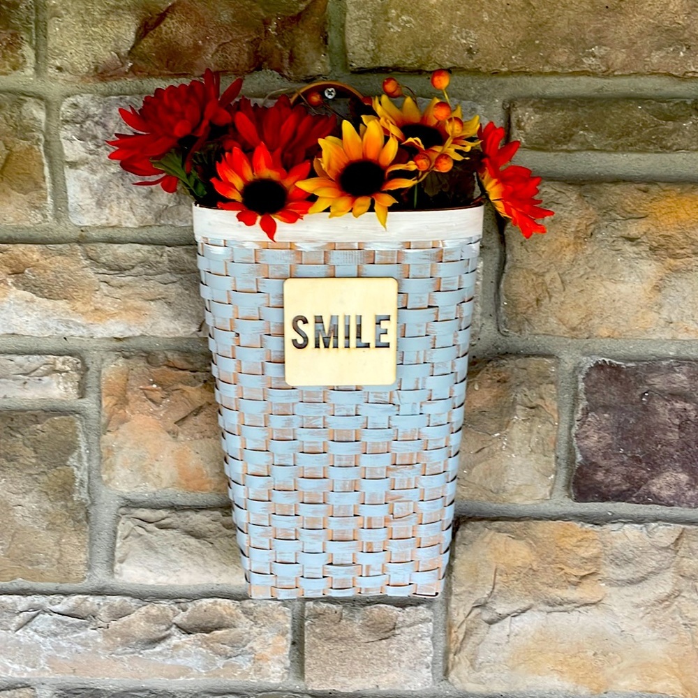 Hanging basket wall or door decor